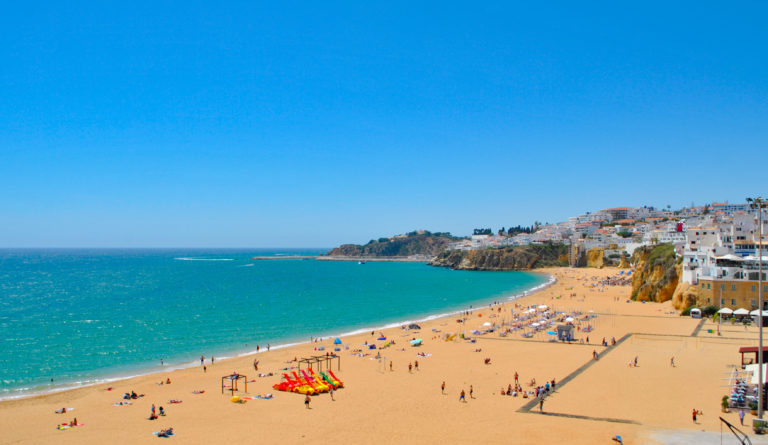 Algarve: Beaches, Cliffs, and Rock Formations » Travel with new eyes