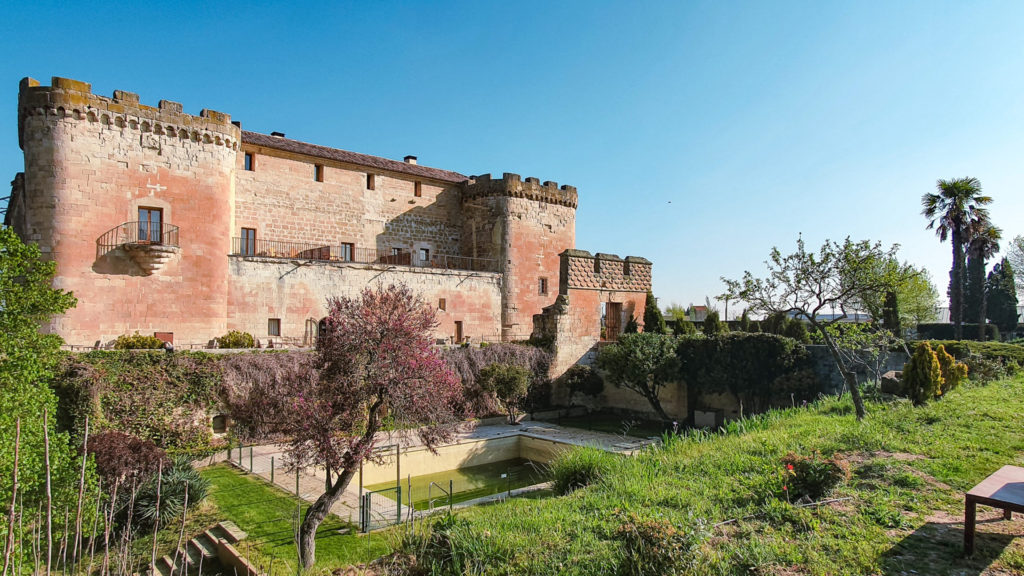 Castillo del Buen Amor, a castle surrounded by trees near Salamanca