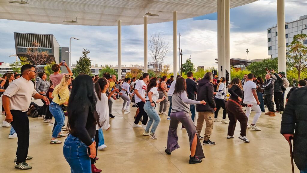 Salsa Dancing in Barcelona Salsa Dancing in Barcelona free things to do