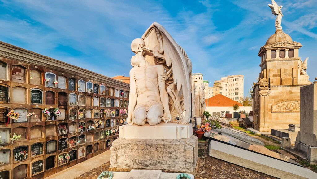El Petó de la Mort El Petó de la Mort - Poblenou Cemetery